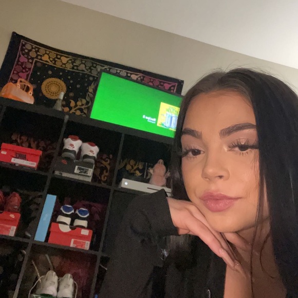 Meet your Posher, Gianna - Picture 1 of 1